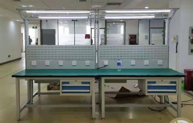 防靜電工作臺(tái)